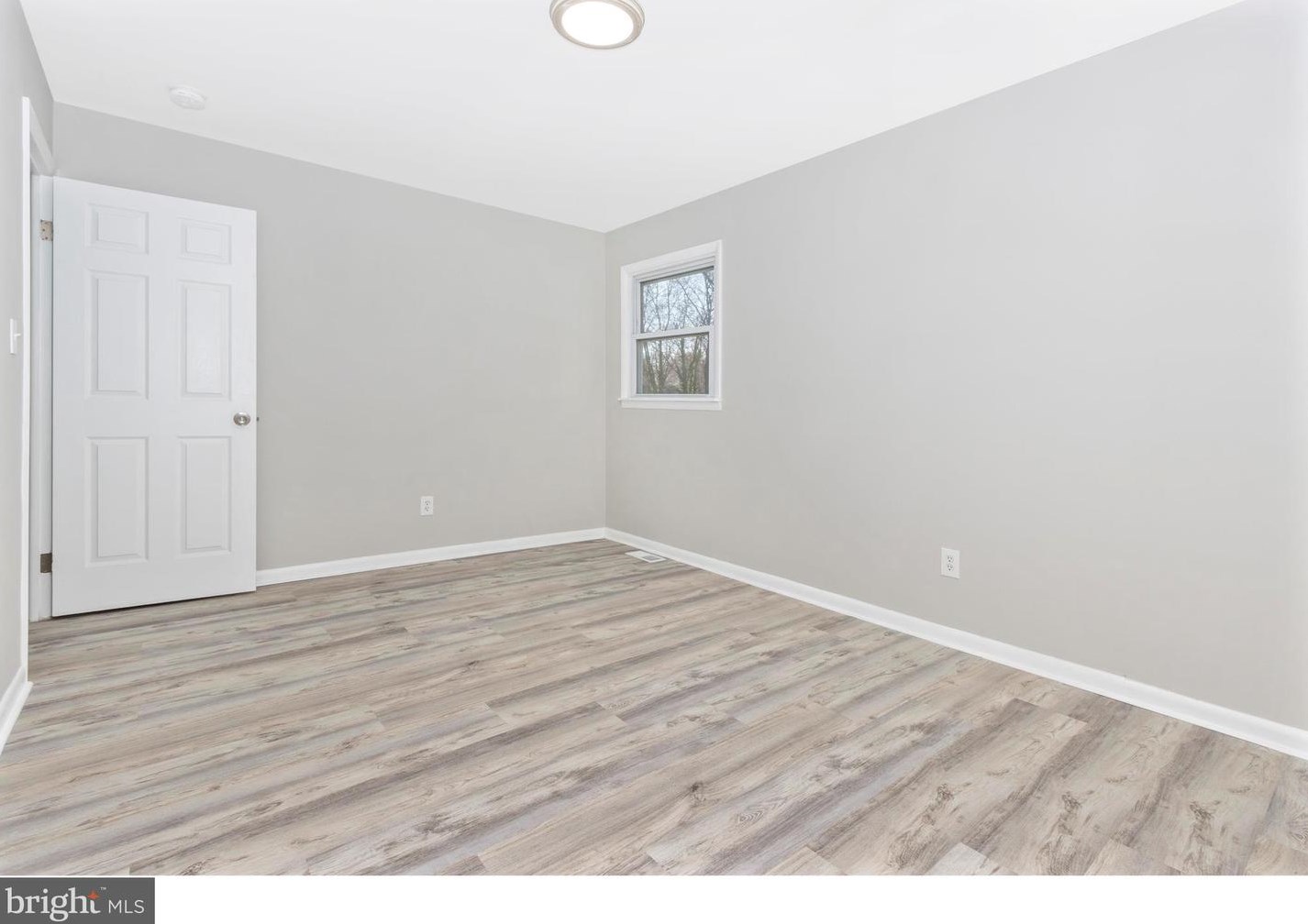 2817 Greenway Dr, Ellicott MD  21042-2524 exterior