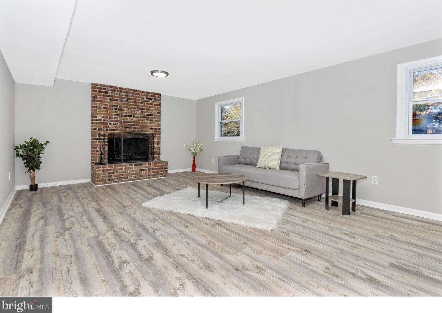 2817 Greenway Dr, Ellicott MD  21042-2524 exterior