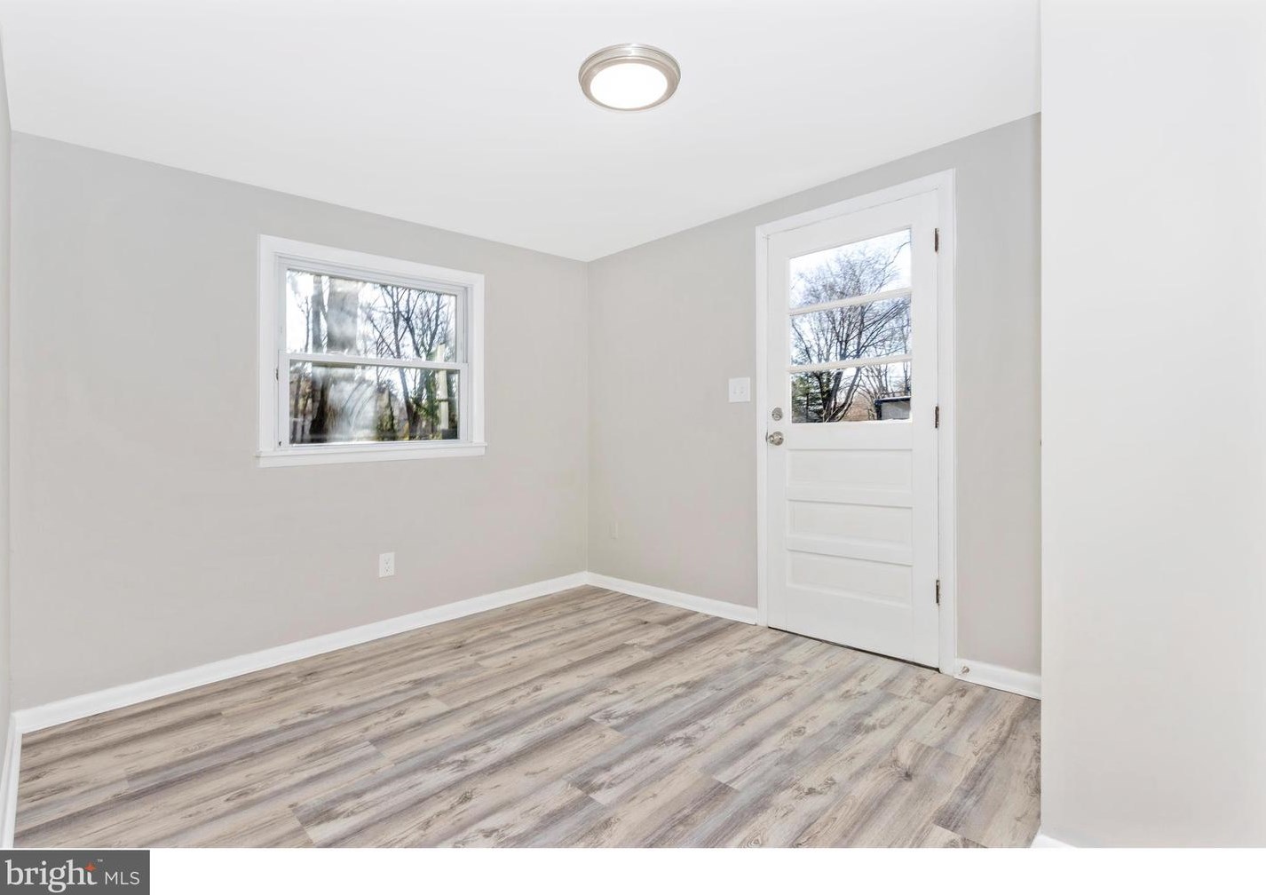 2817 Greenway Dr, Ellicott MD  21042-2524 exterior