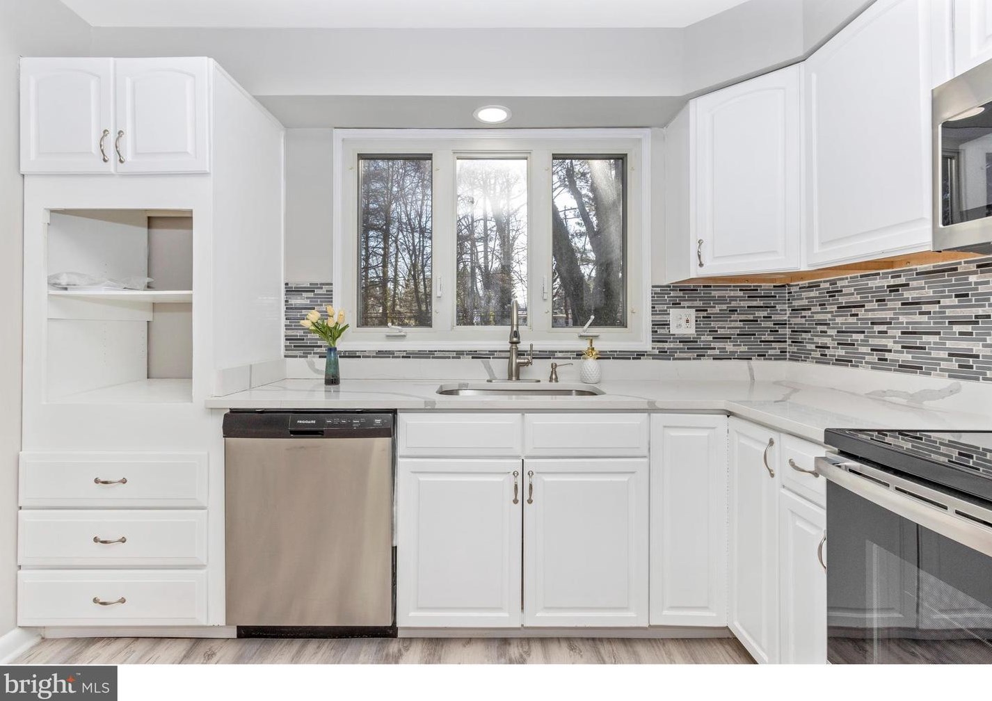 2817 Greenway Dr, Ellicott MD  21042-2524 exterior