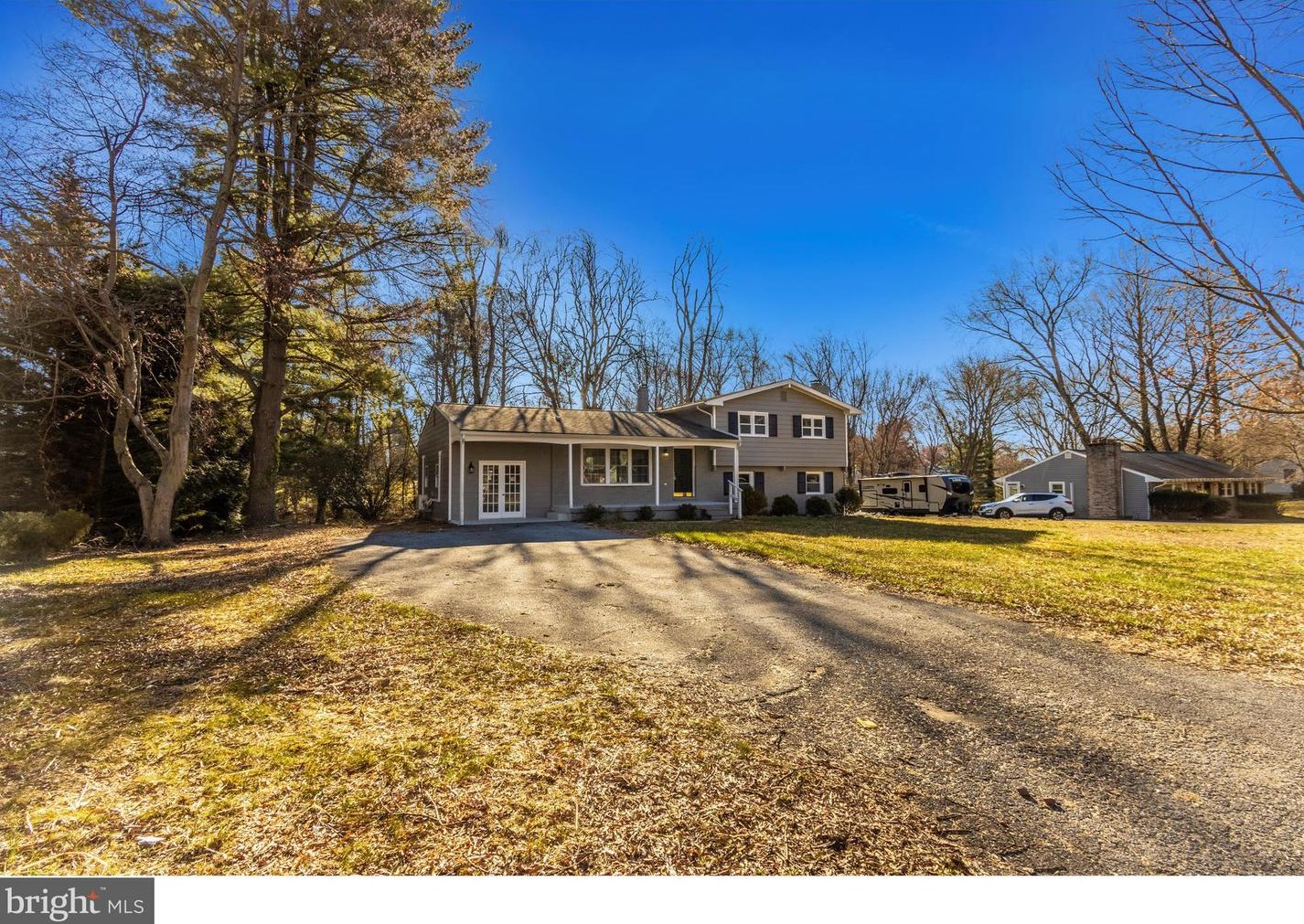 2817 Greenway Dr, Ellicott MD  21042-2524 exterior