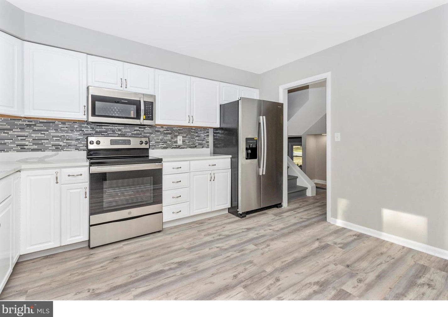 2817 Greenway Dr, Ellicott MD  21042-2524 exterior