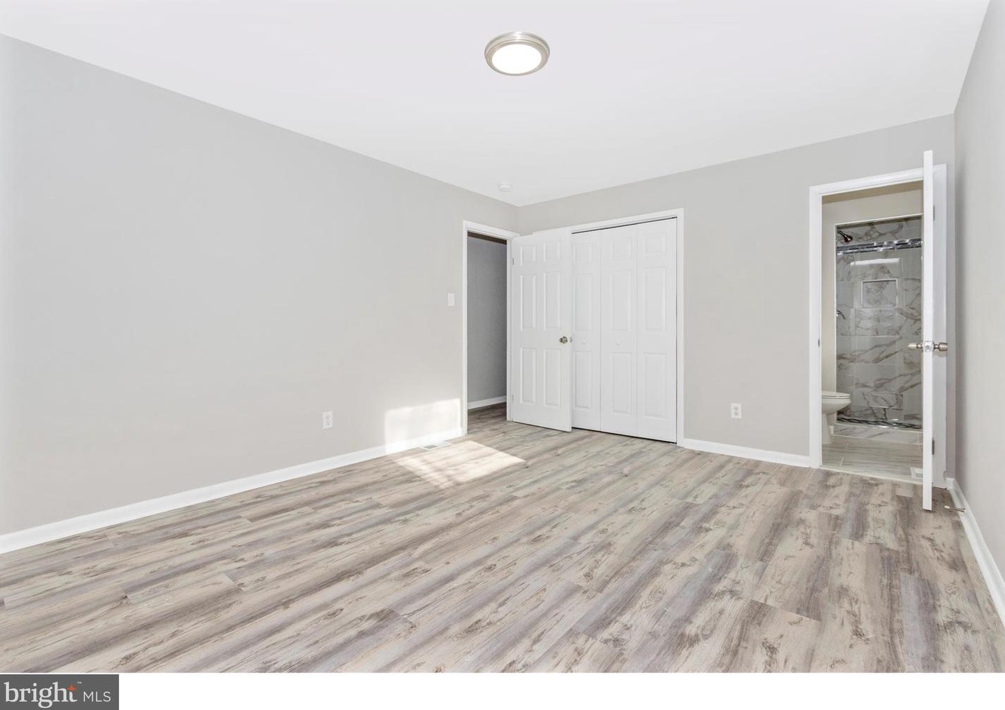 2817 Greenway Dr, Ellicott MD  21042-2524 exterior