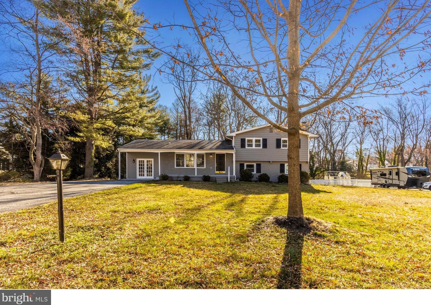 2817 Greenway Dr, Ellicott MD  21042-2524 exterior