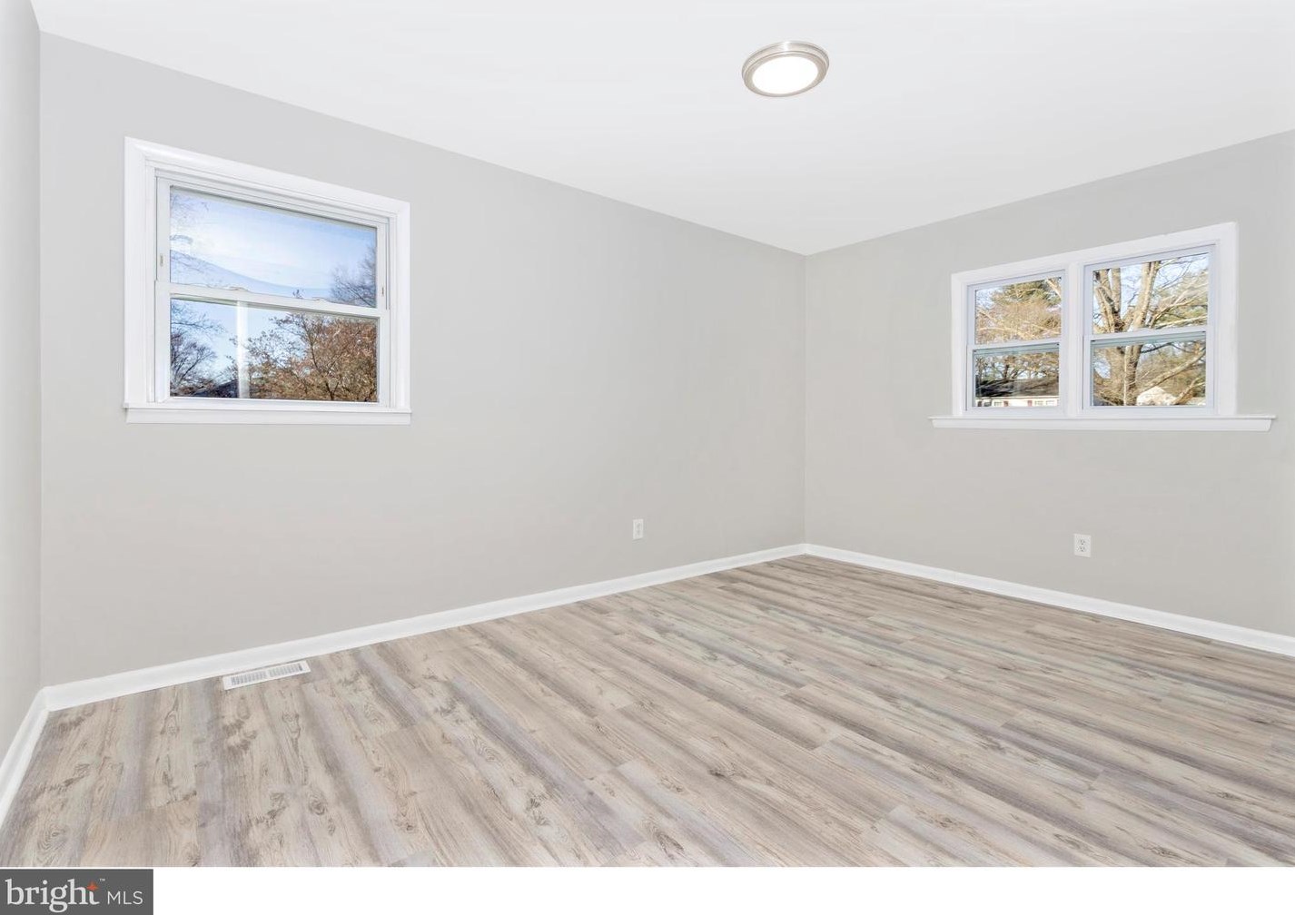 2817 Greenway Dr, Ellicott MD  21042-2524 exterior