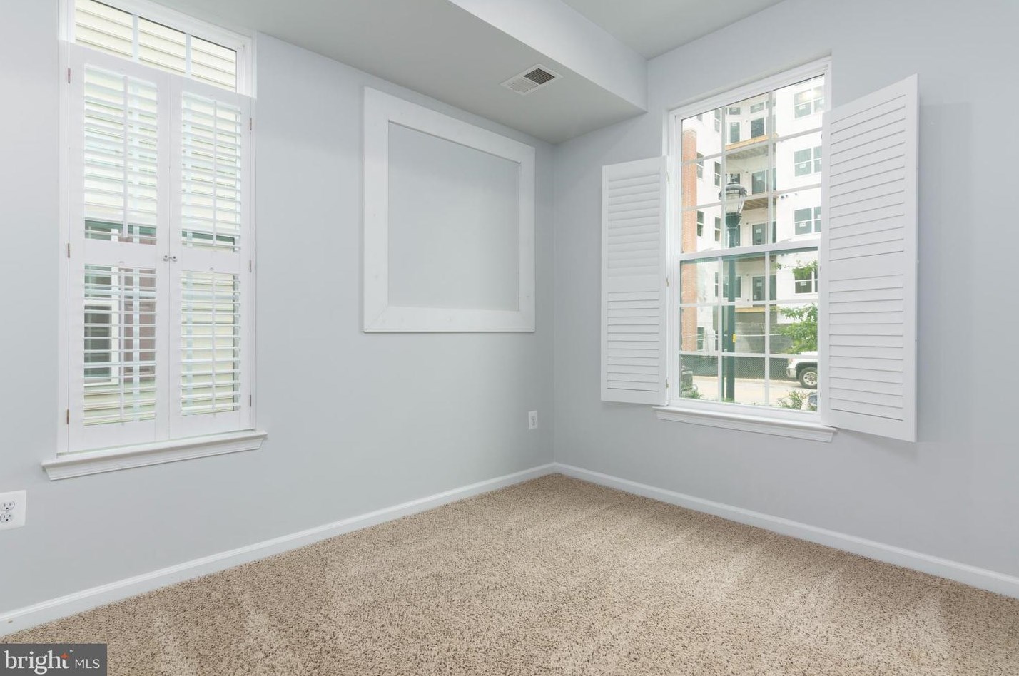 7573 Hearthside Way, Baltimore MD  21075-6278 exterior