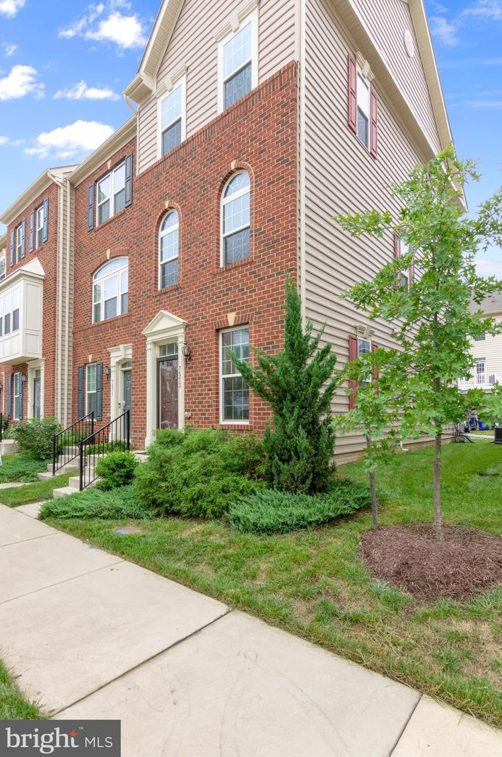 7573 Hearthside Way, Baltimore MD  21075-6278 exterior
