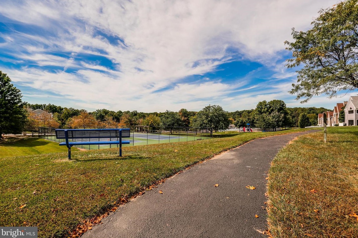 7858 Mayfair Cir, Ellicott MD  21043-6972 exterior