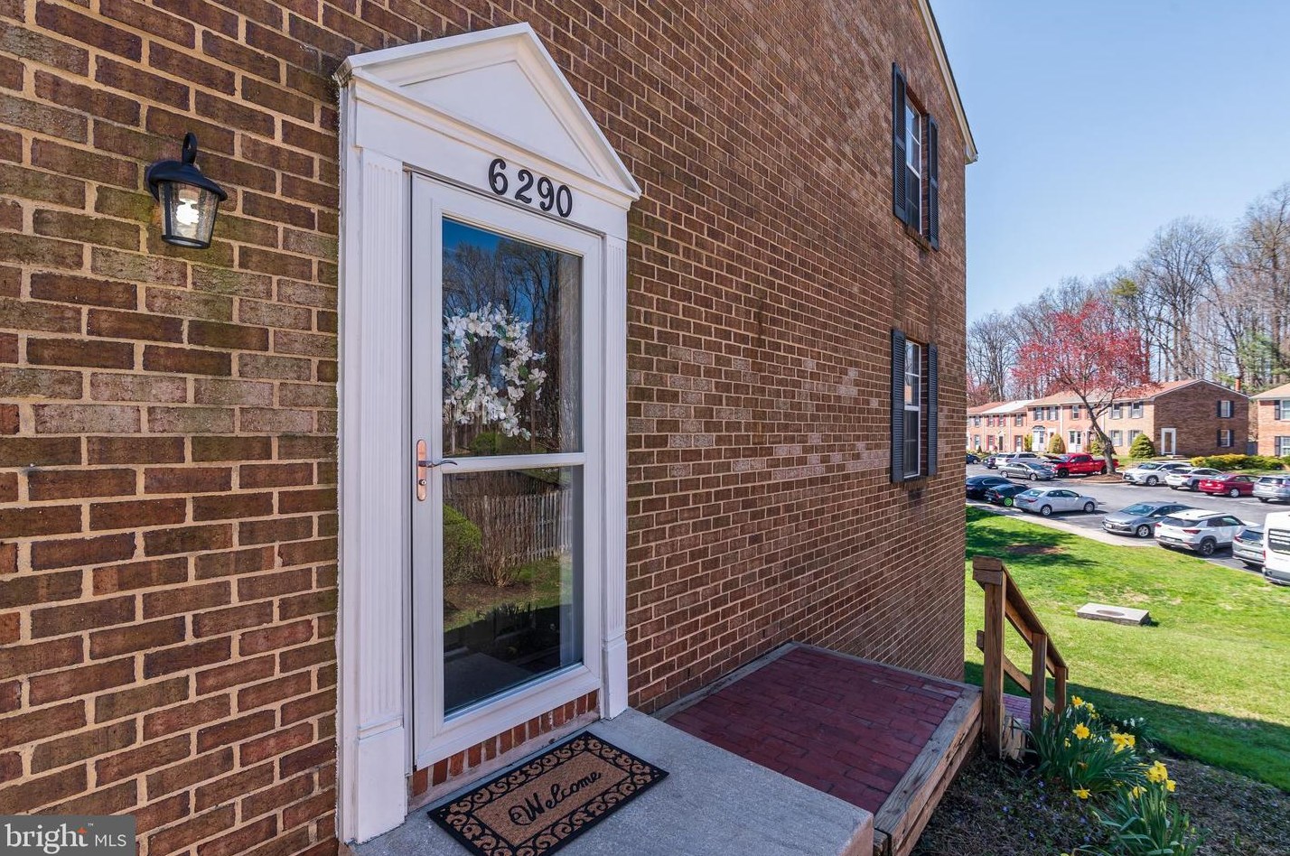 6290 Ducketts Ln, Baltimore, MD 21075-6129