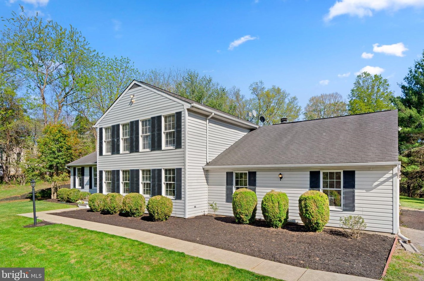1221 Round Gate Ct, Woodbine, MD 21797