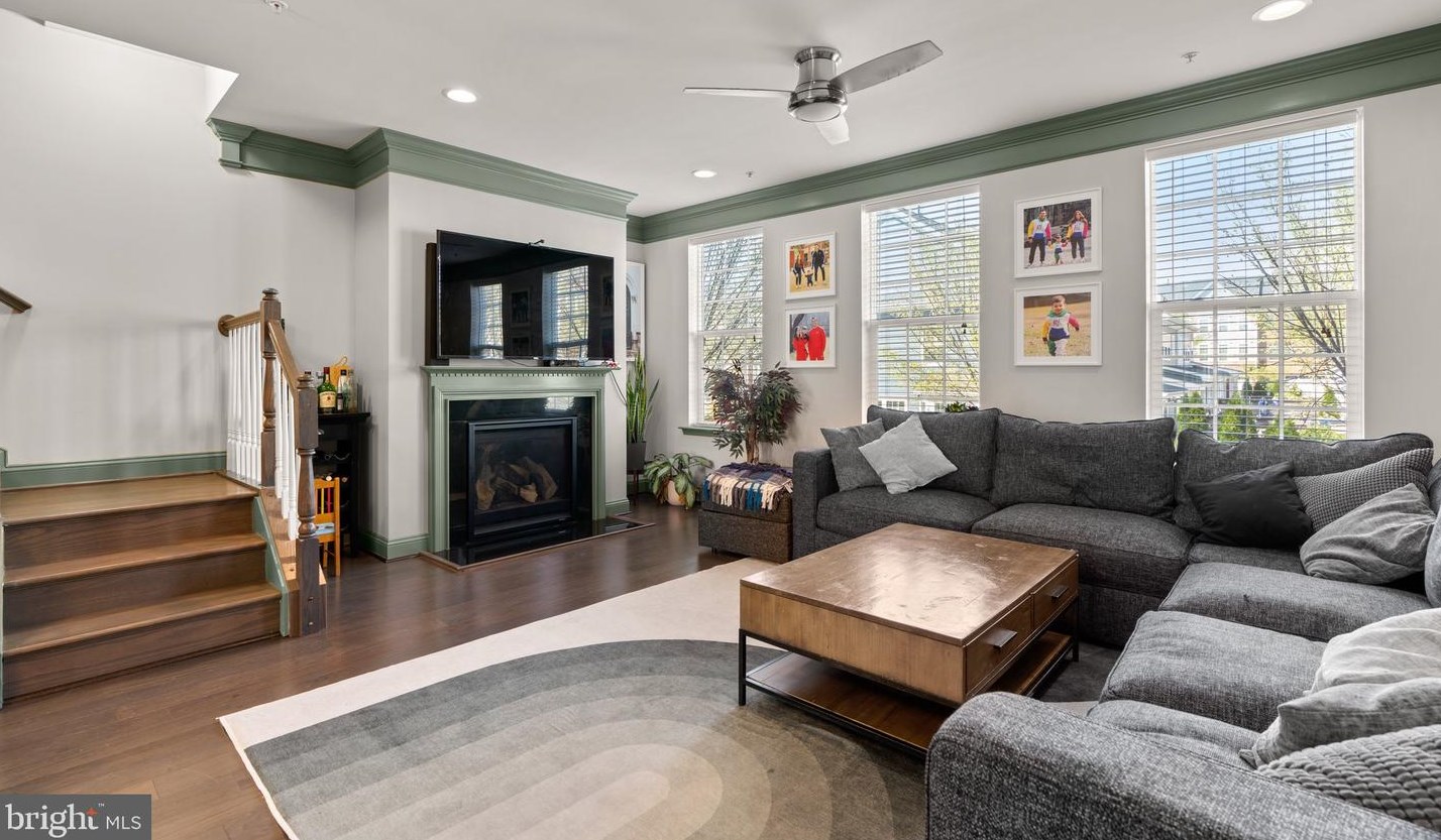 5825 Duncan Dr, Ellicott MD  21043-7518 exterior