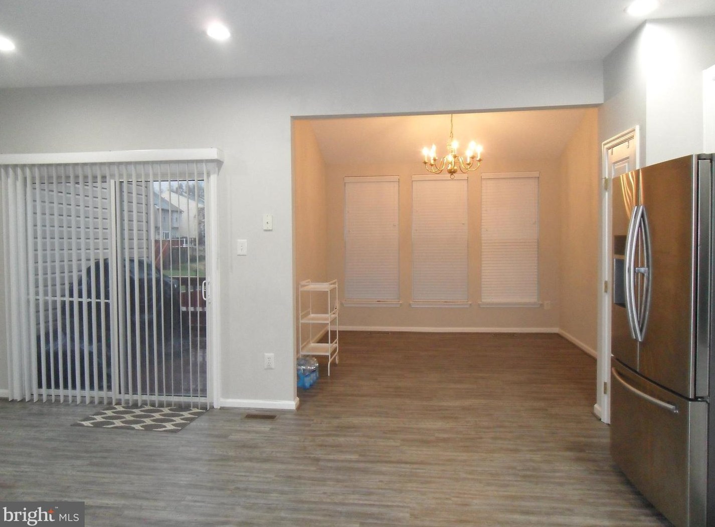 8812 Papillon Dr, Ellicott MD  21043-4001 exterior