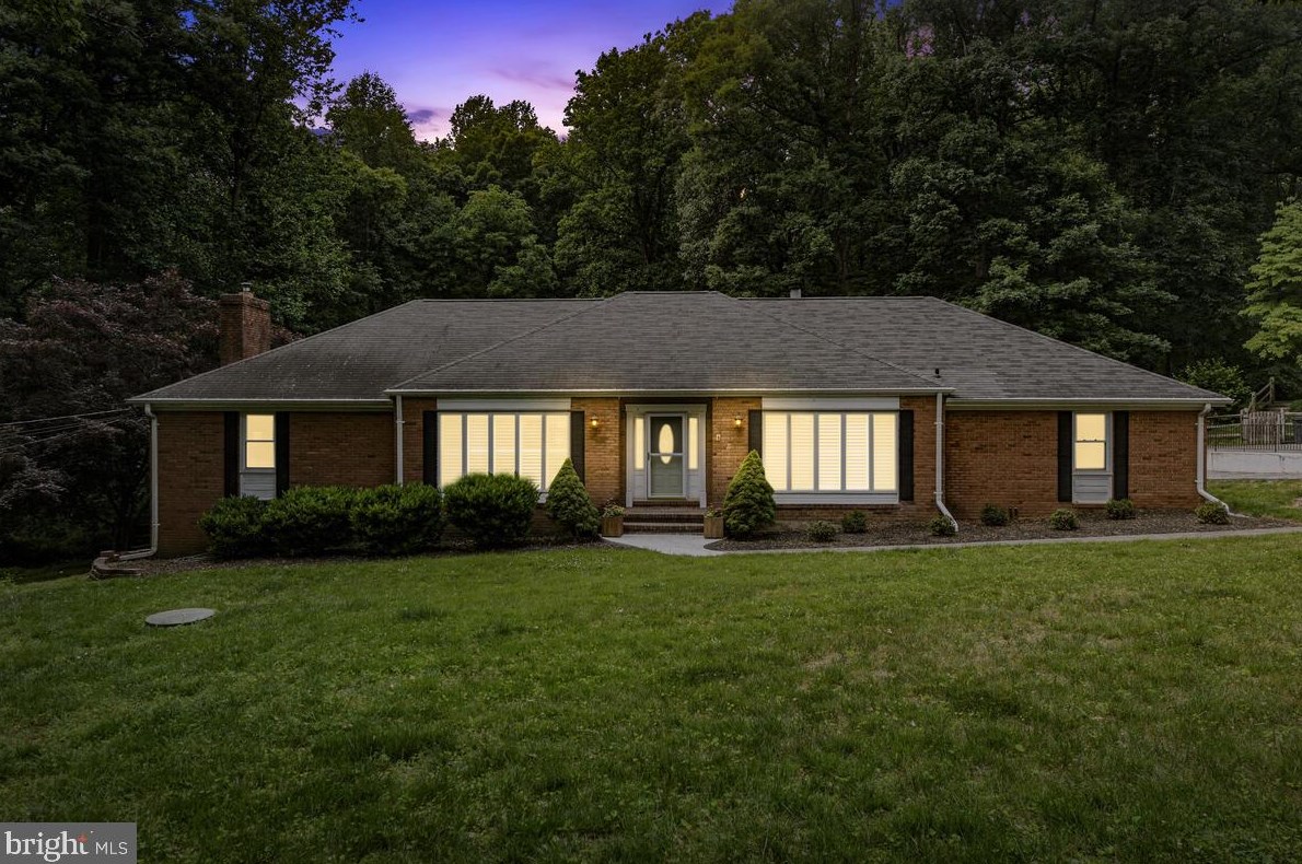 3910 Walt Ann Dr, Ellicott, MD 21042-1238