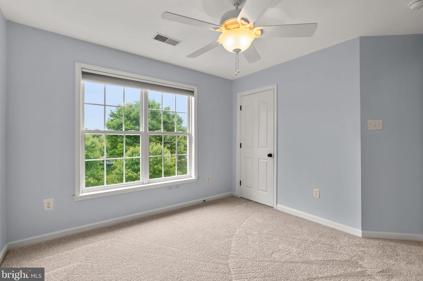 2186 Oak Frst Dr, Ellicott MD 21043-1903 exterior