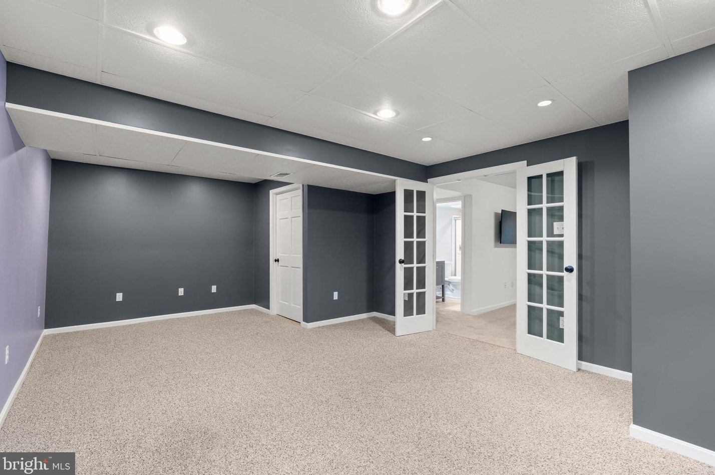 2186 Oak Frst Dr, Ellicott MD 21043-1903 exterior