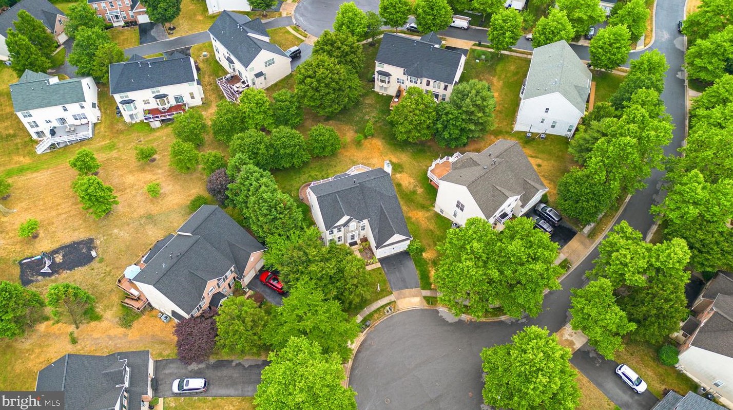 2186 Oak Frst Dr, Ellicott MD 21043-1903 exterior