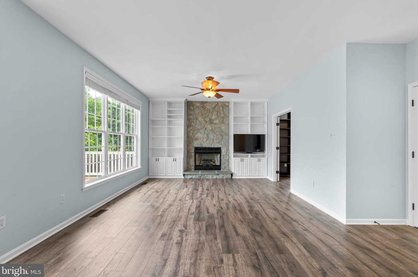 2186 Oak Frst Dr, Ellicott MD 21043-1903 exterior