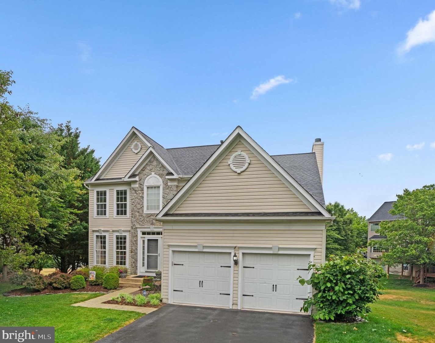 2186 Oak Forest Dr, Ellicott, MD 21043-1966