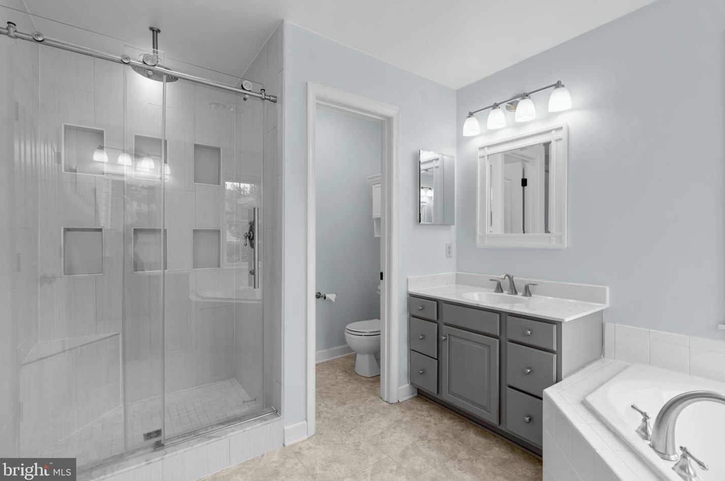 2186 Oak Frst Dr, Ellicott MD 21043-1903 exterior