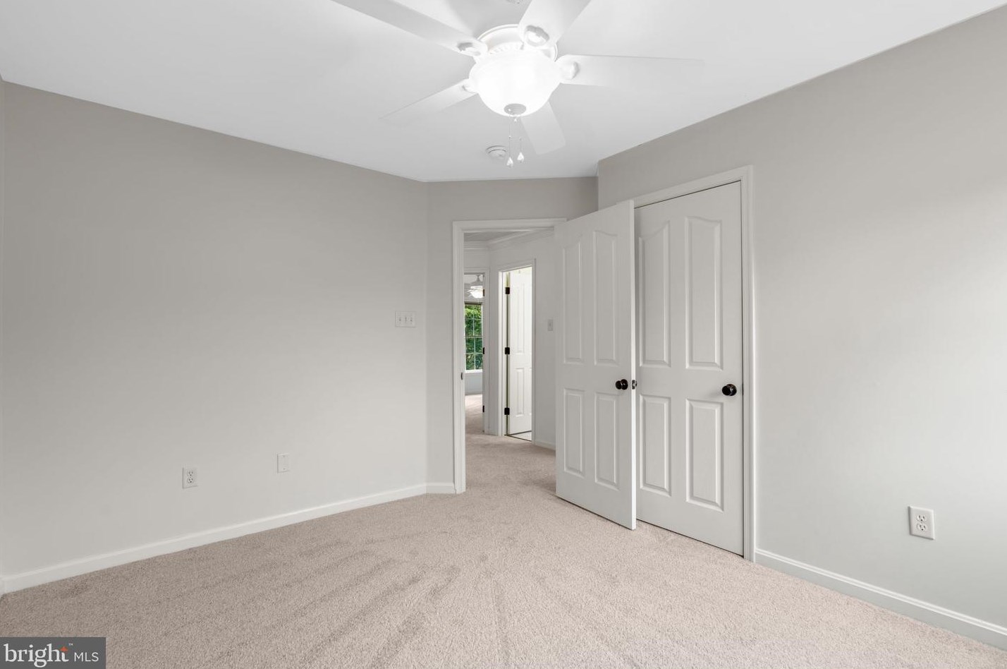 2186 Oak Frst Dr, Ellicott MD 21043-1903 exterior