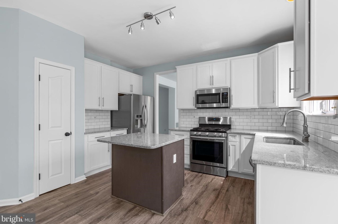 2186 Oak Frst Dr, Ellicott MD 21043-1903 exterior