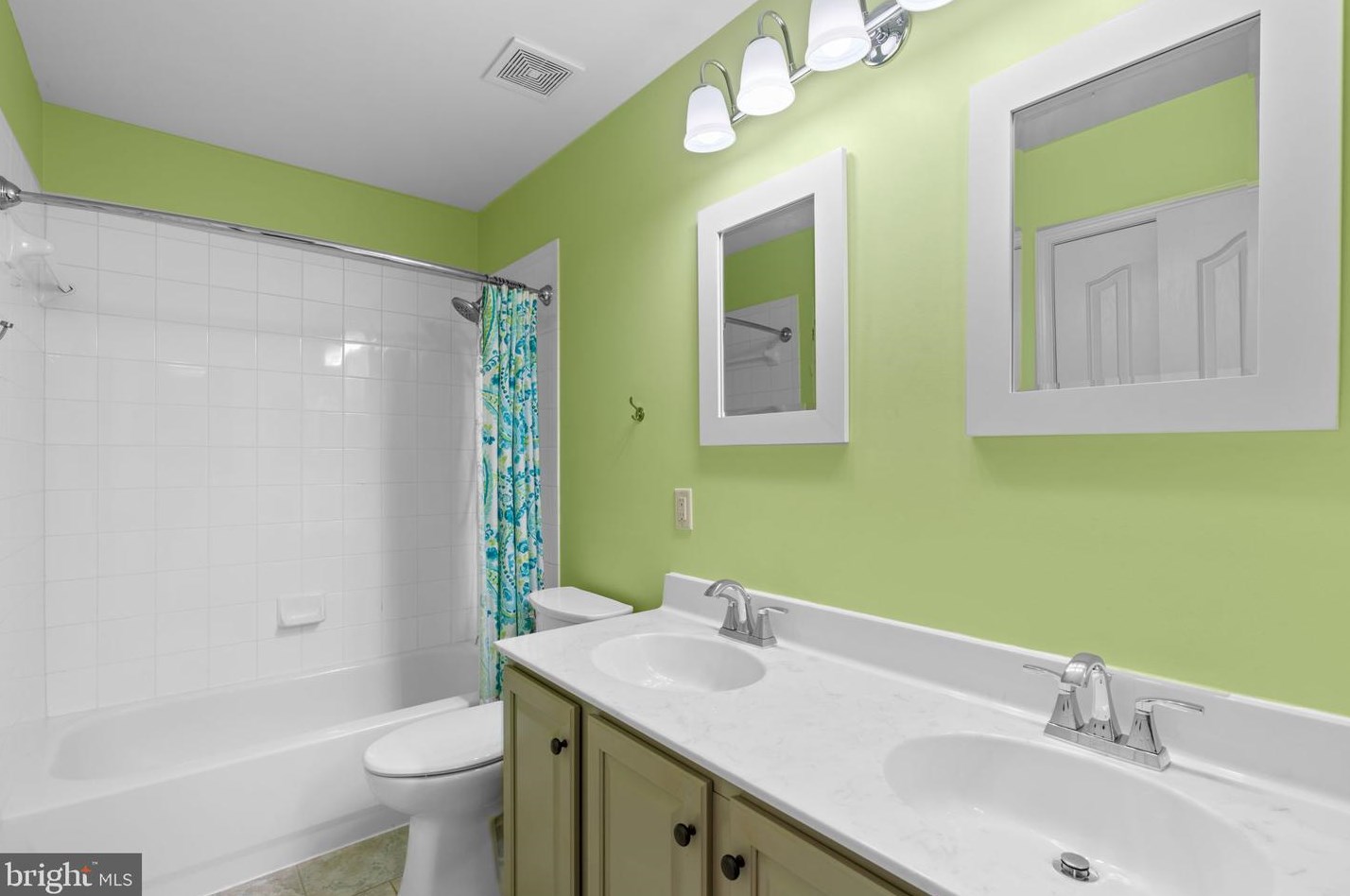 2186 Oak Frst Dr, Ellicott MD 21043-1903 exterior