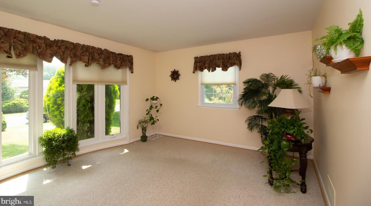 4022 Dee Jay Dr, Ellicott MD 21042-5612 exterior