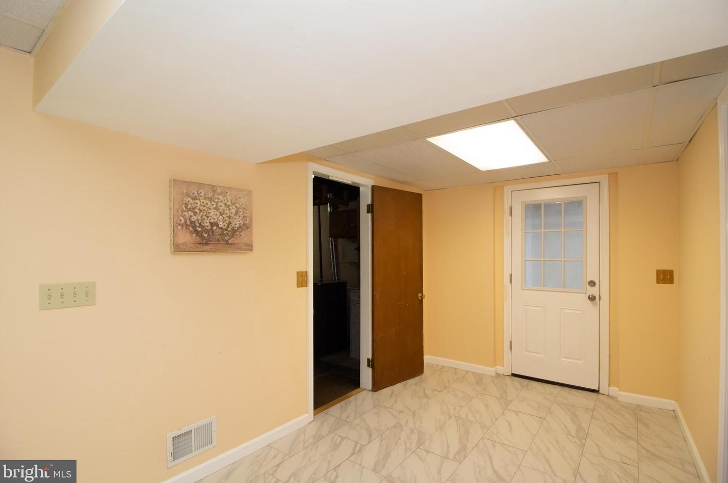 4022 Dee Jay Dr, Ellicott MD 21042-5612 exterior