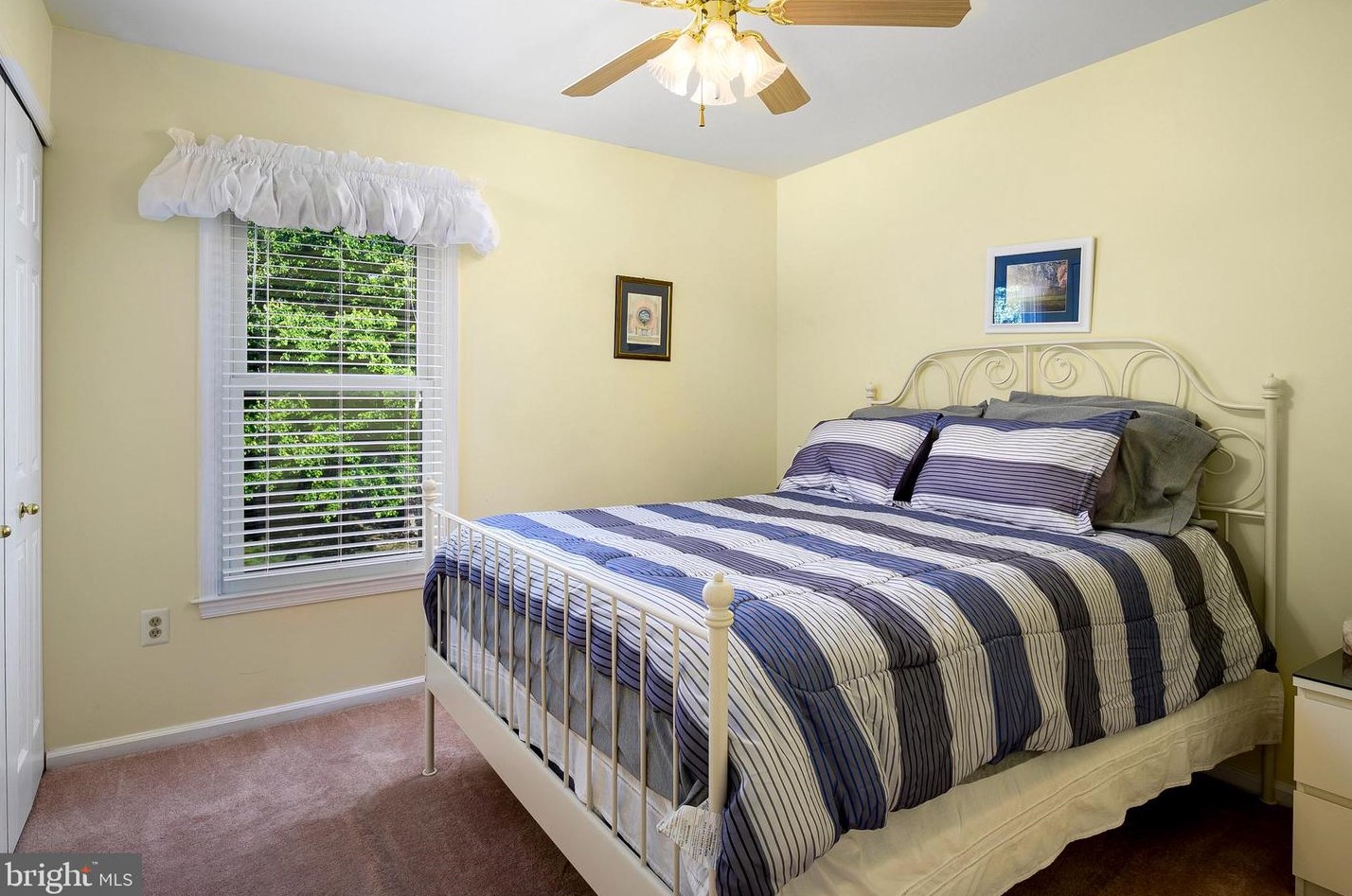 5229 Rising Sun Ln, Ellicott MD 21043-6302 exterior