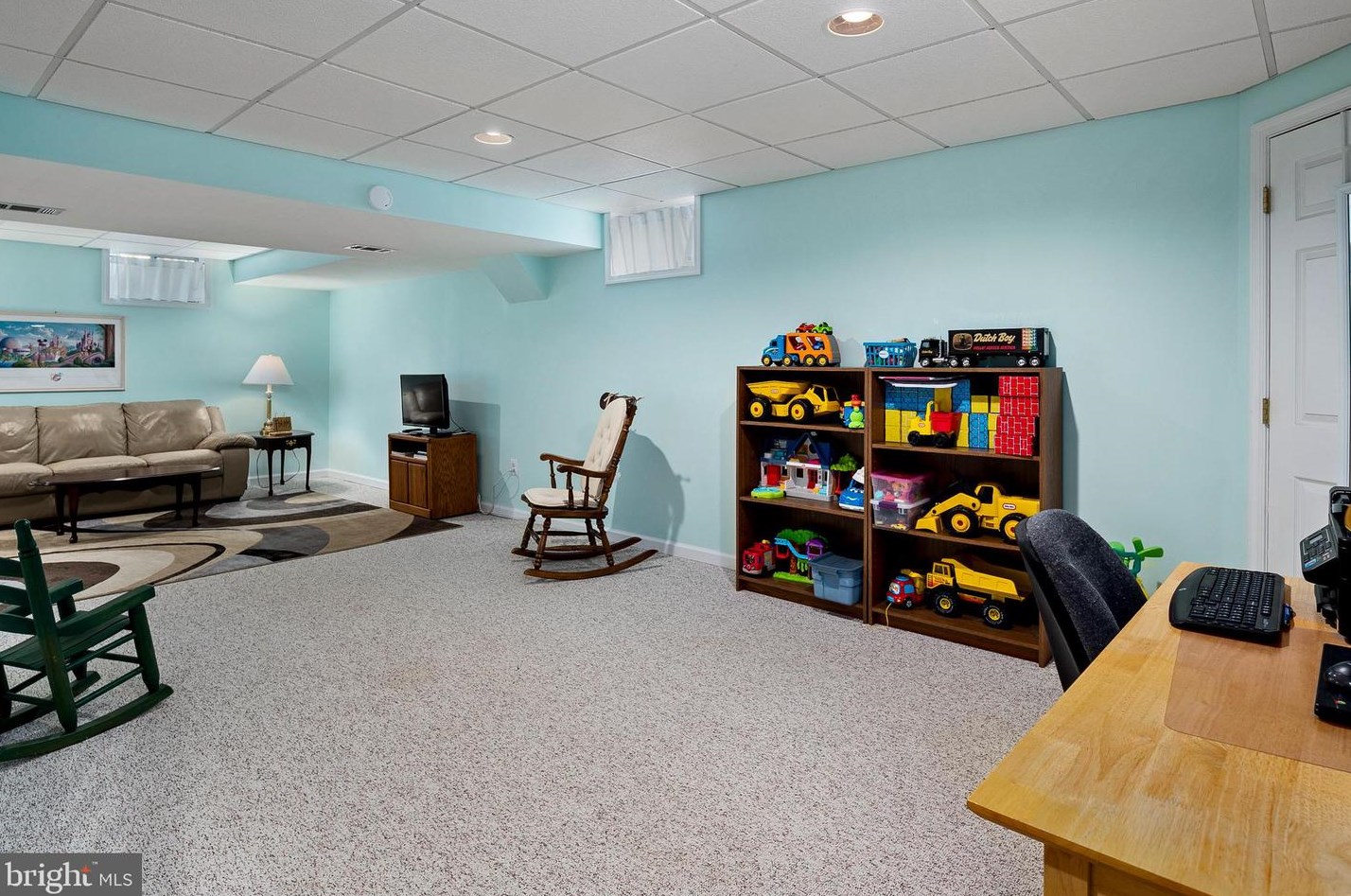 5229 Rising Sun Ln, Ellicott MD 21043-6302 exterior