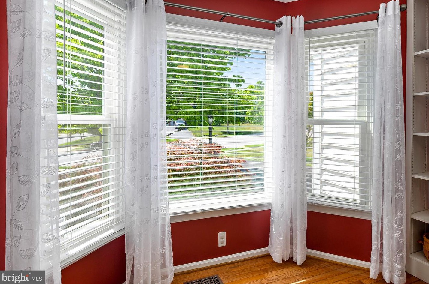 5229 Rising Sun Ln, Ellicott MD 21043-6302 exterior