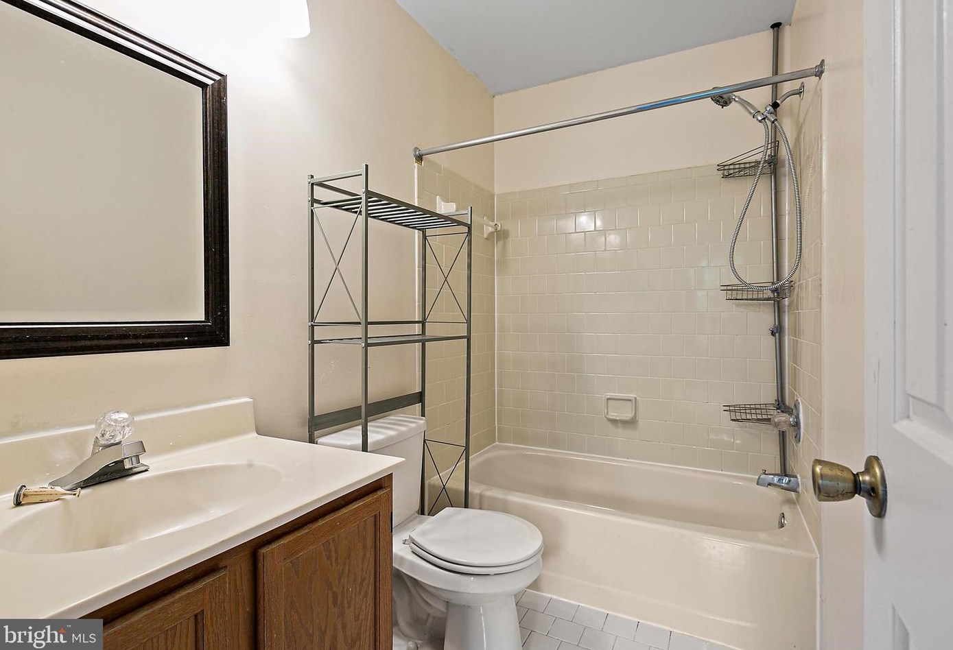 8776 Manahan Dr, Ellicott MD 21043-5404 exterior