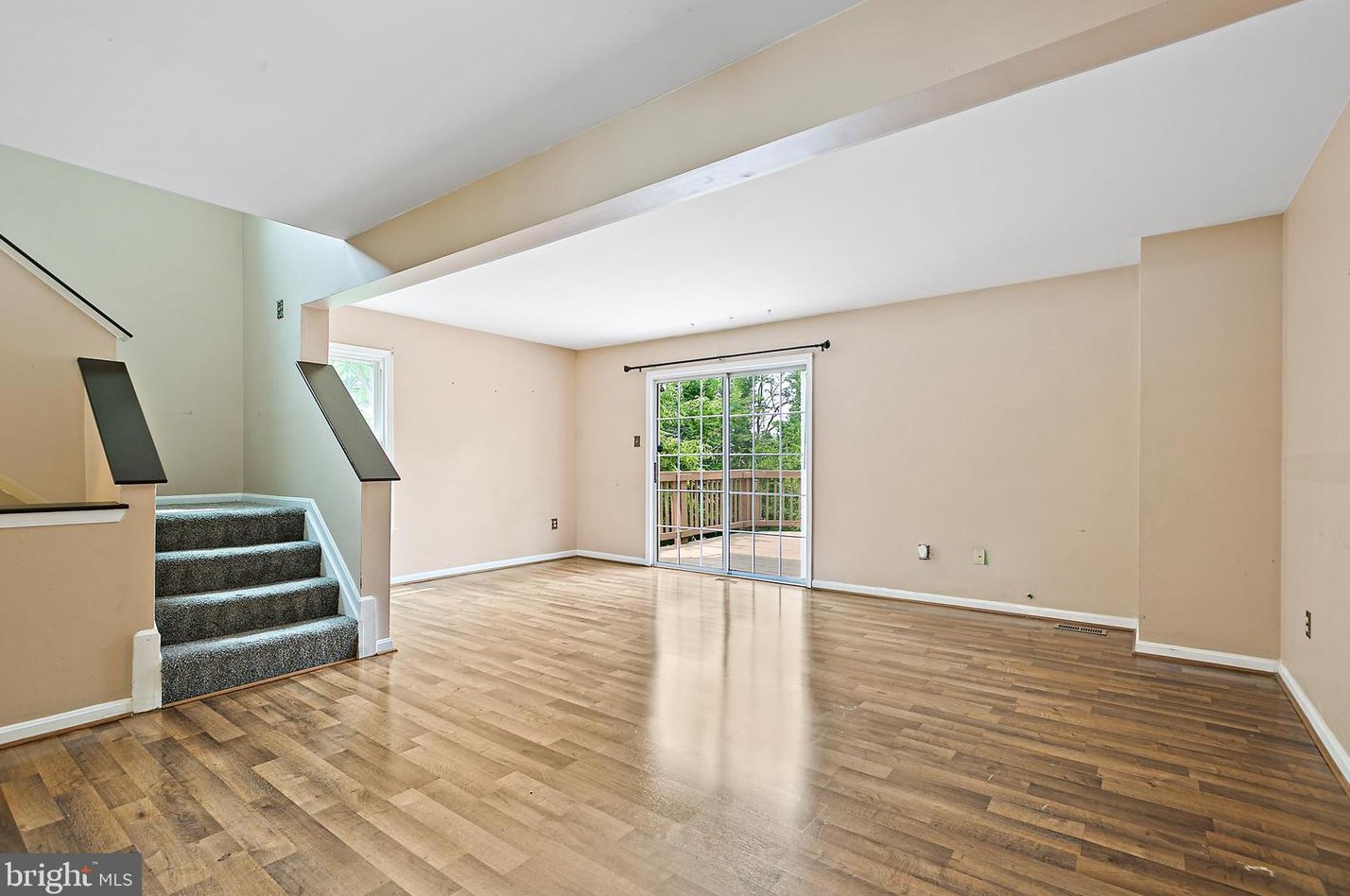 8776 Manahan Dr, Ellicott MD 21043-5404 exterior