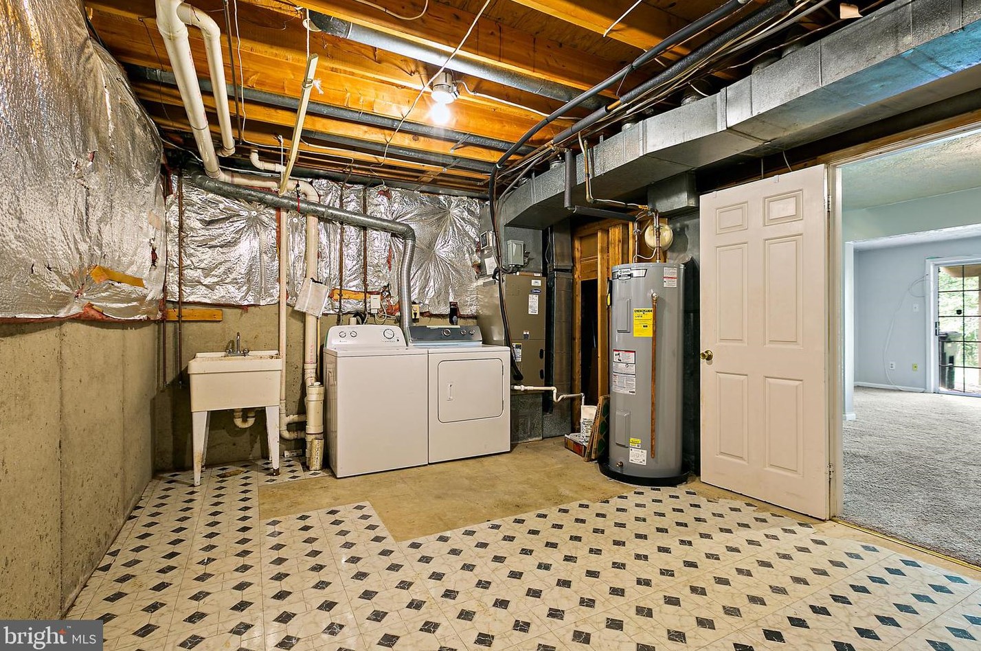 8776 Manahan Dr, Ellicott MD 21043-5404 exterior