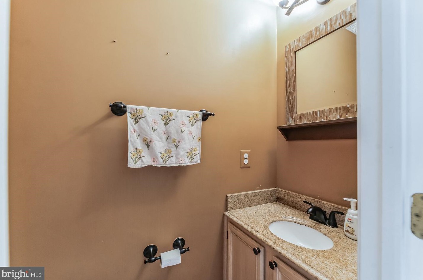 6325 Hanover Crossing Way, Baltimore MD  21076-2007 exterior