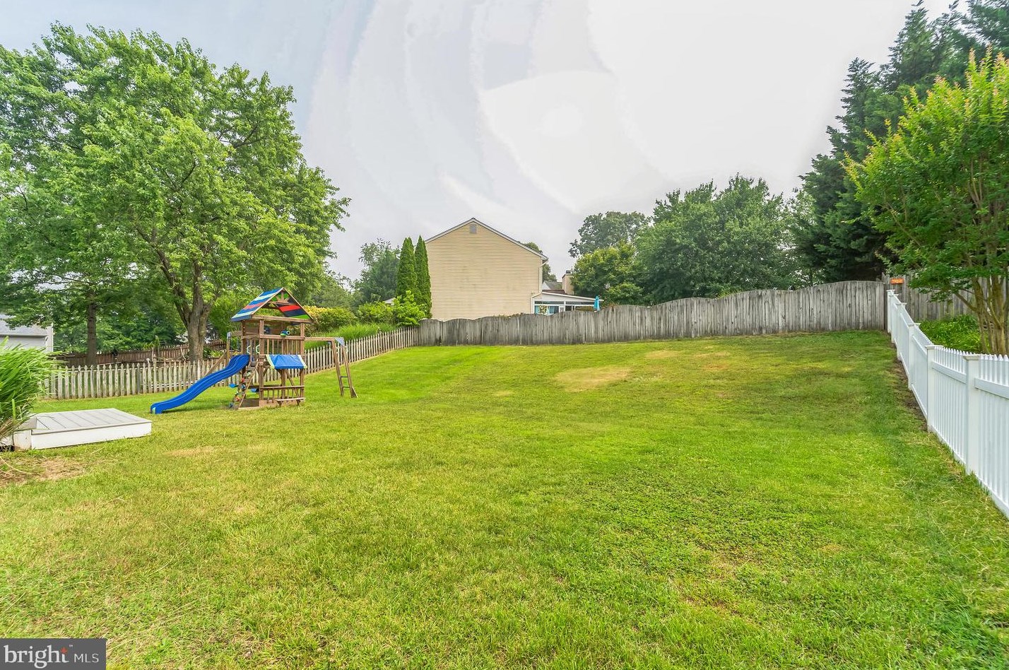 6325 Hanover Crossing Way, Baltimore MD  21076-2000 exterior