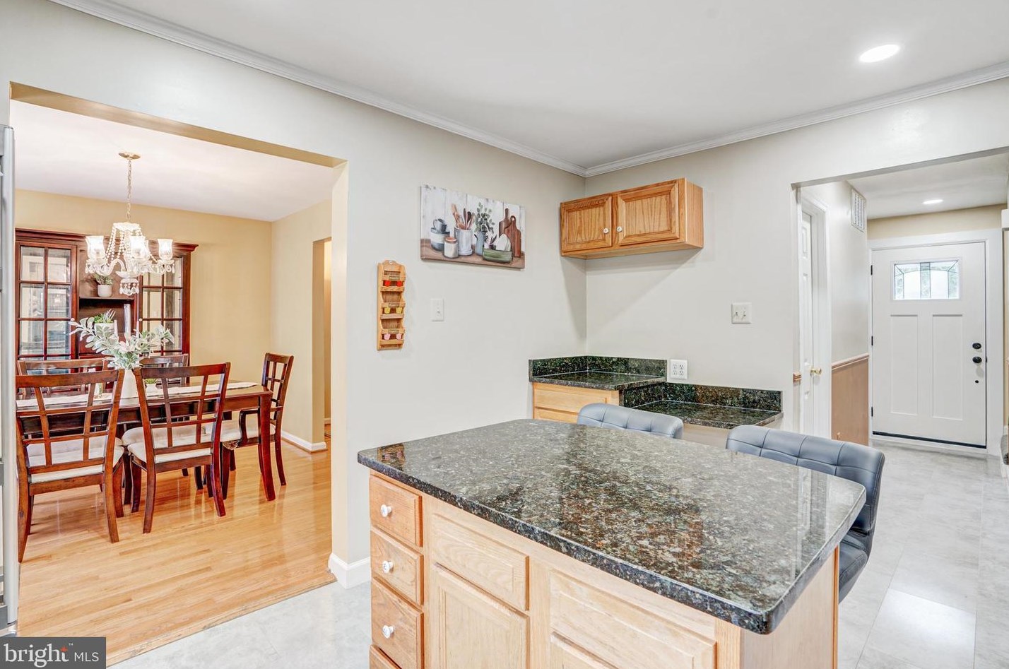 6104 Hunt Club Rd, Baltimore MD  21075-5518 exterior