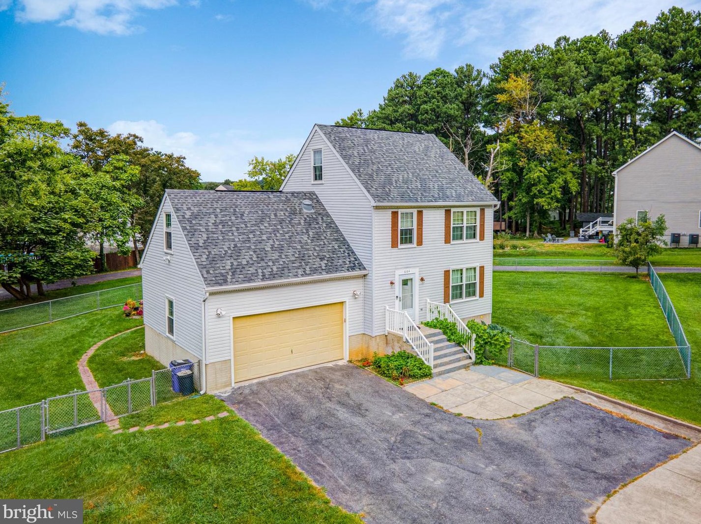 6104 Hunt Club Rd, Baltimore MD  21075-5518 exterior