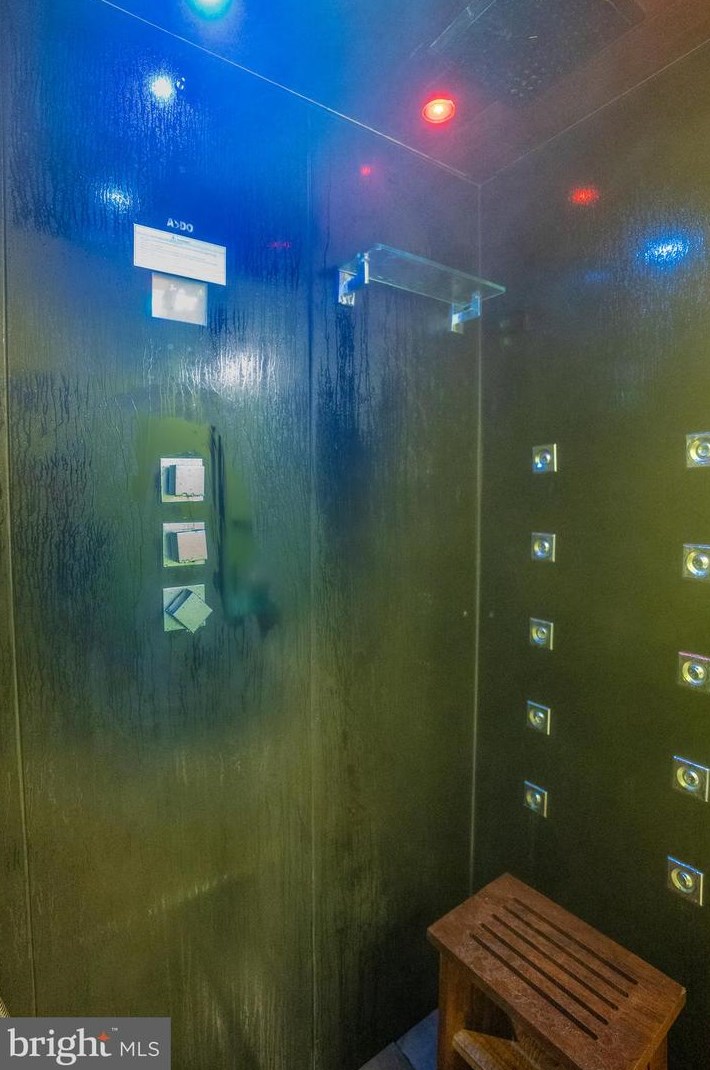 6104 Hunt Club Rd, Baltimore MD  21075-5518 exterior