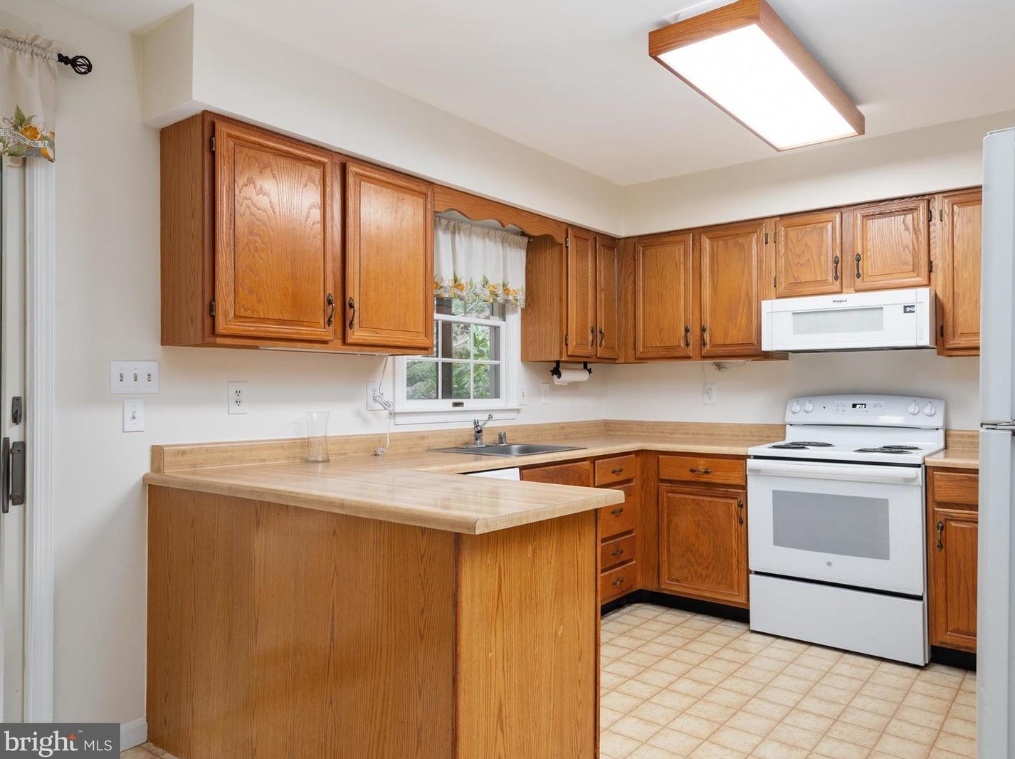 3709 Dorsey Search Cir, Ellicott MD 21042-3753 exterior