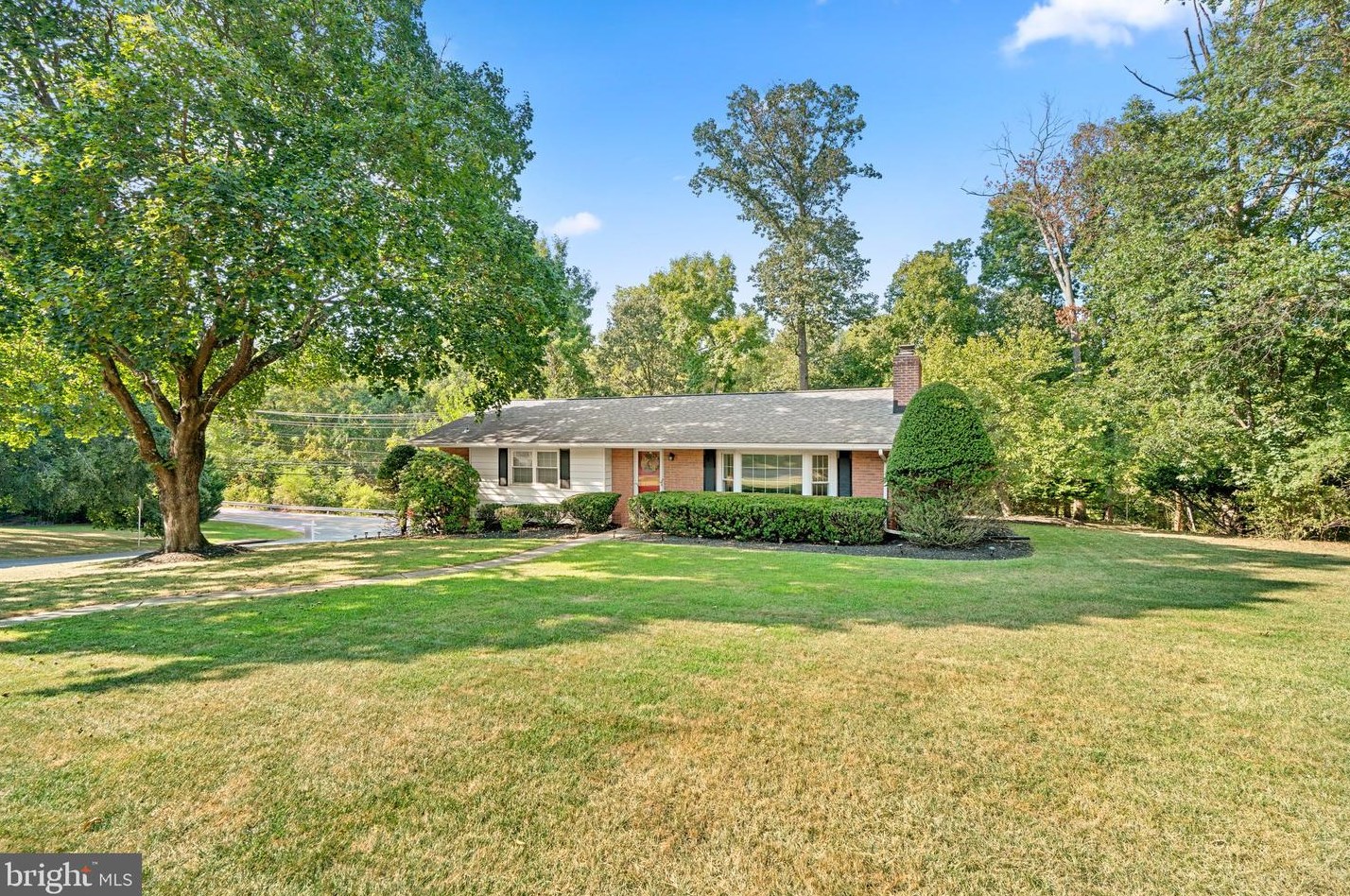 9001 Overhill Dr, Ellicott MD 21042-5221 exterior