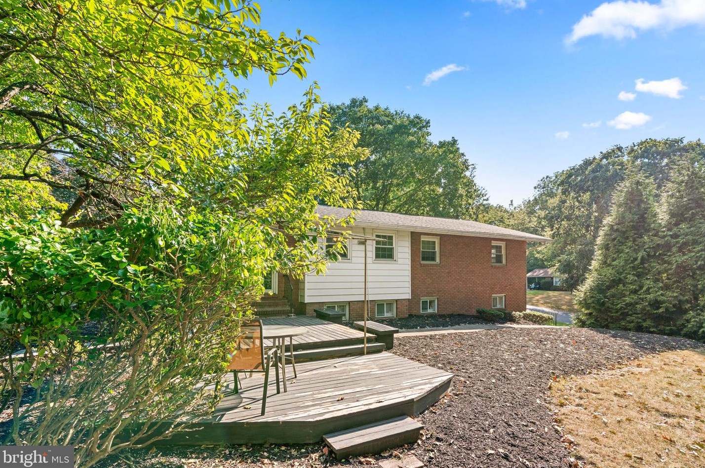 9001 Overhill Dr, Ellicott MD 21042-5221 exterior