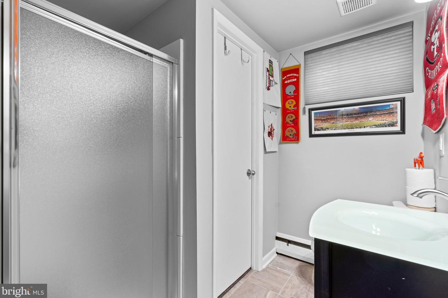 9001 Overhill Dr, Ellicott MD 21042-5221 exterior