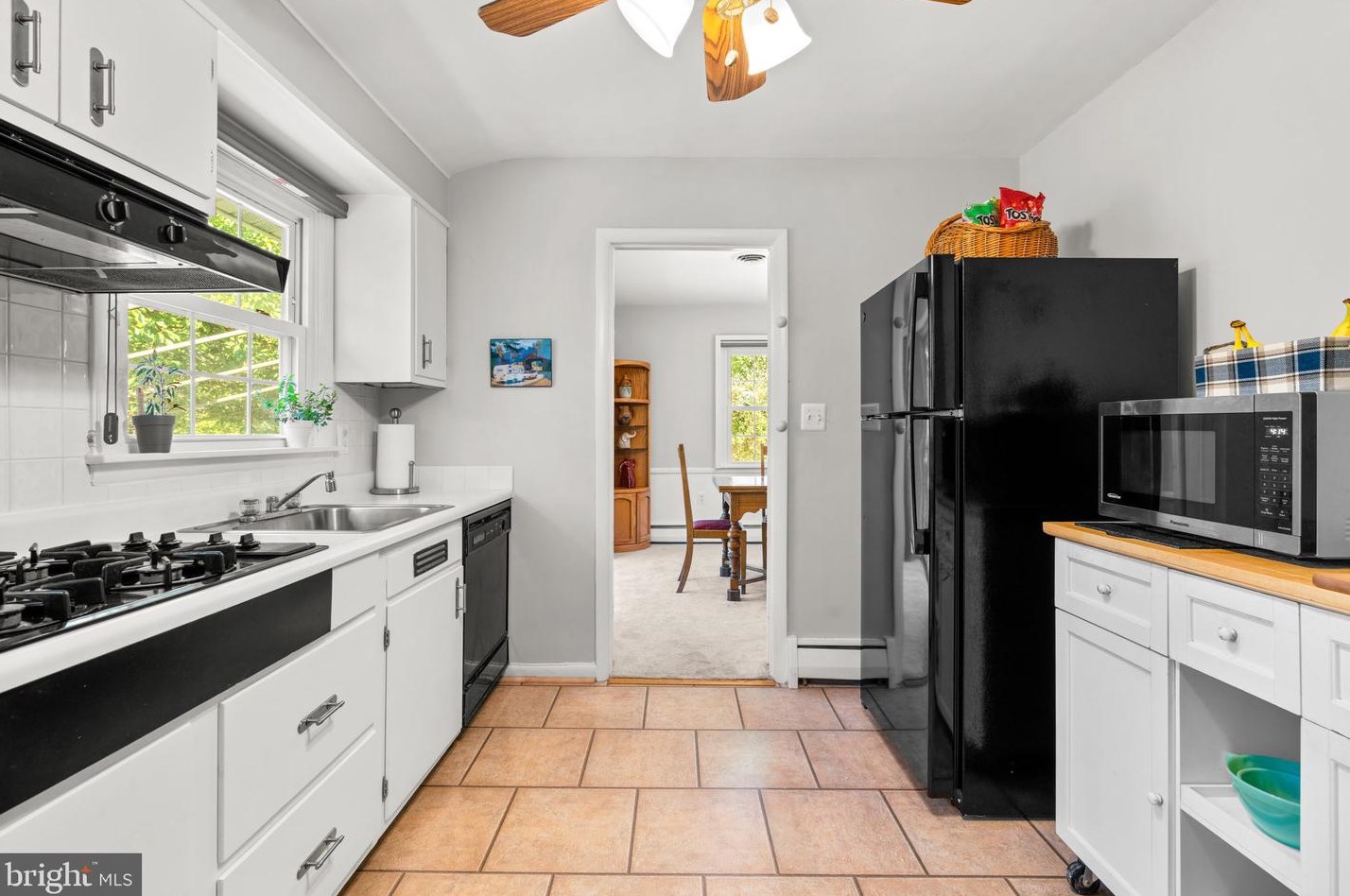 9001 Overhill Dr, Ellicott MD 21042-5221 exterior