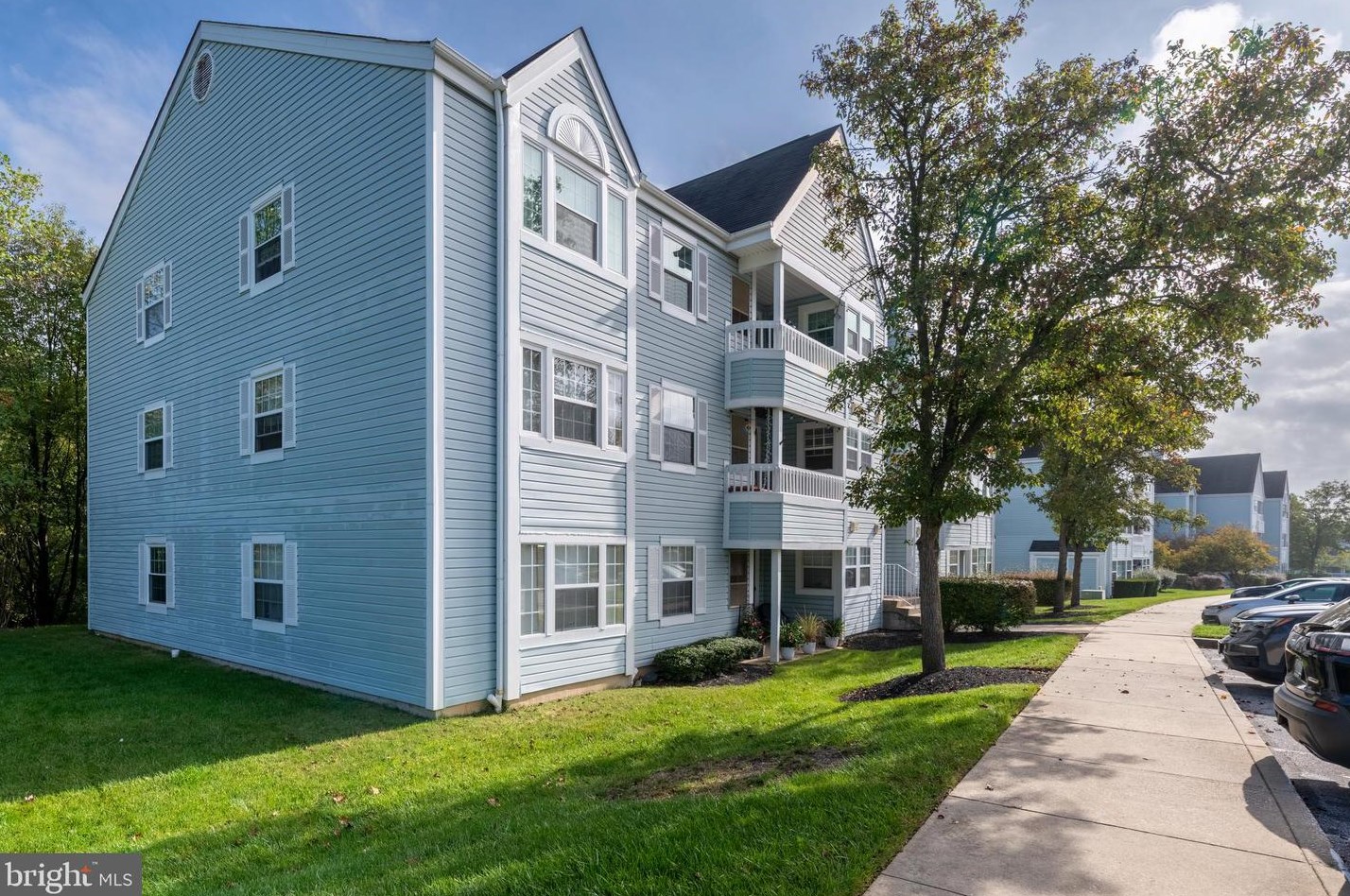 8489 Falls Run Rd, Ellicott, MD 21043-7358