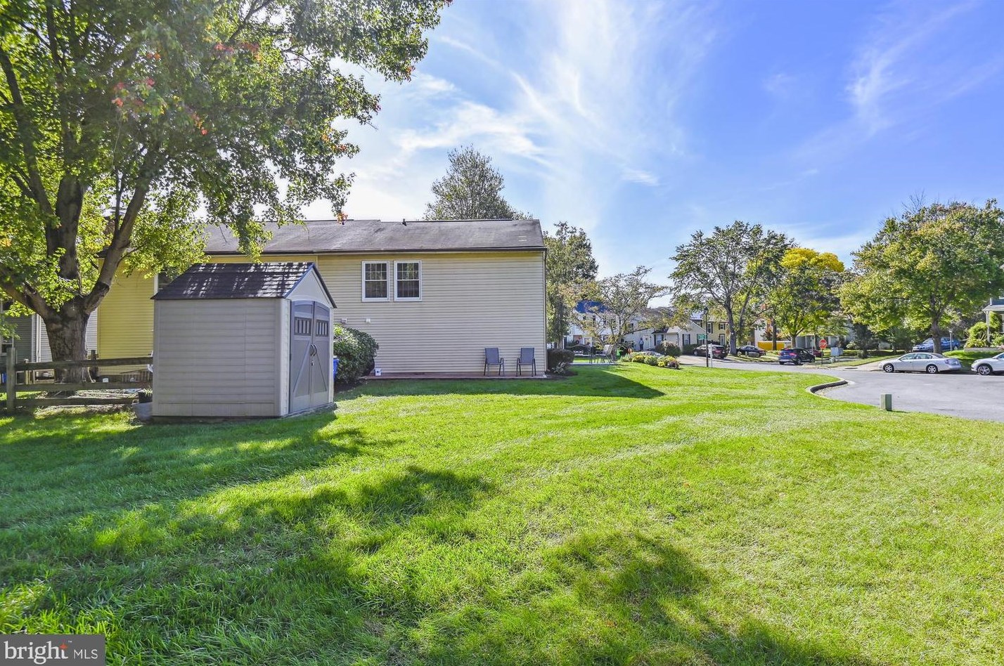 6239 Blue Dart Pl, Columbia MD  21045-4454 exterior