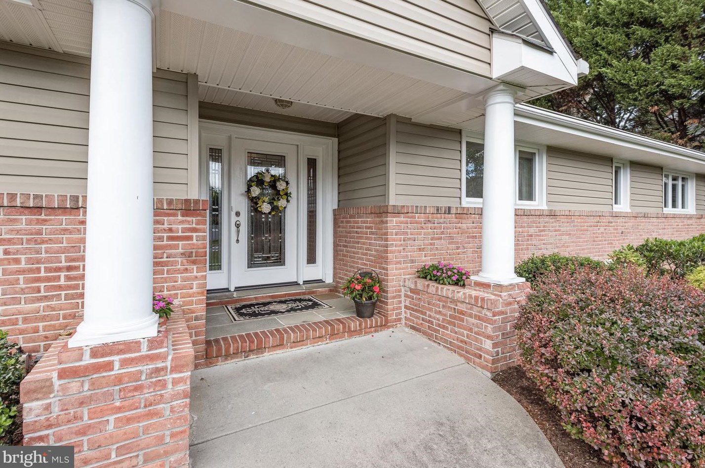 9921 Carrigan Dr, Ellicott MD 21042-3644 exterior