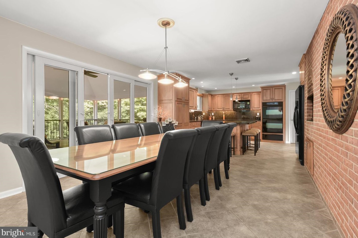 9921 Carrigan Dr, Ellicott MD 21042-3644 exterior