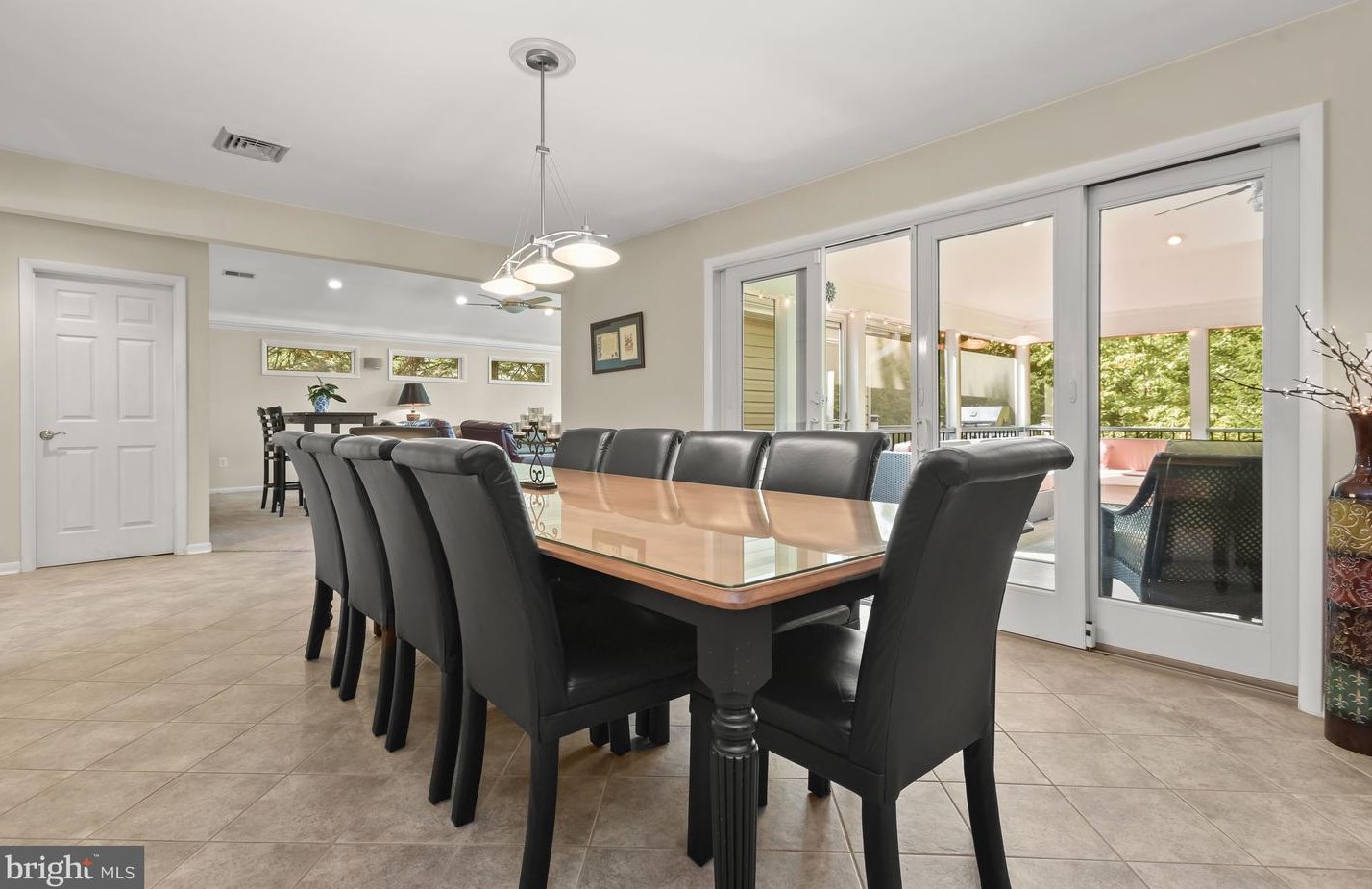 9921 Carrigan Dr, Ellicott MD 21042-3644 exterior