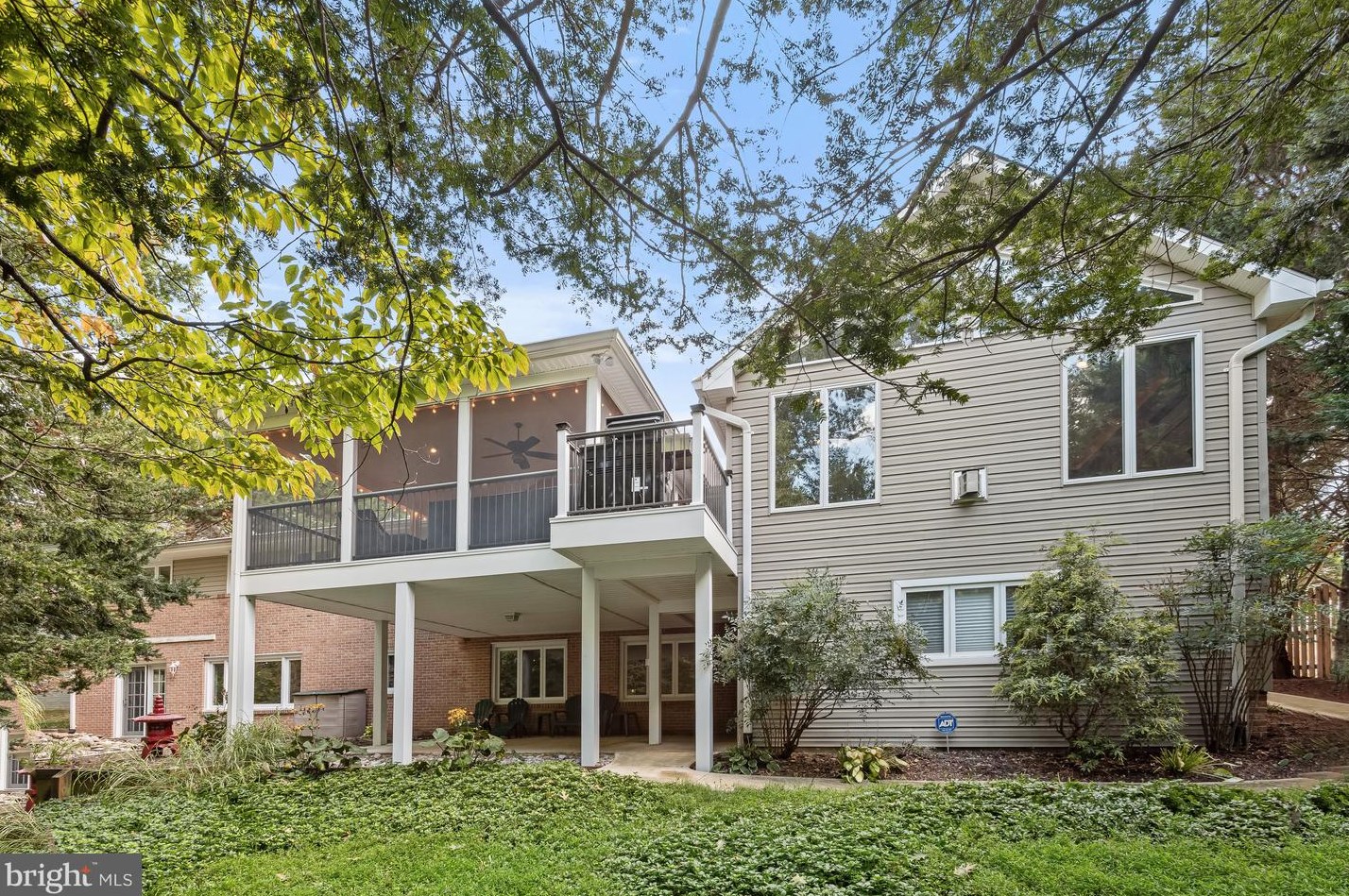 9921 Carrigan Dr, Ellicott MD 21042-3644 exterior